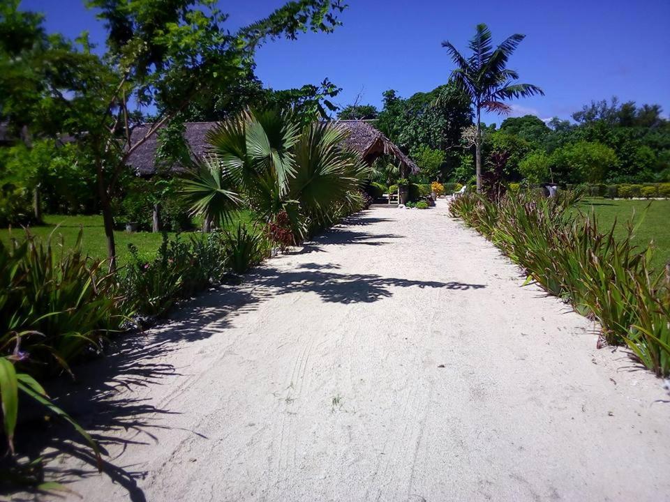 Alofa Beach Bungalows Lénakel エクステリア 写真